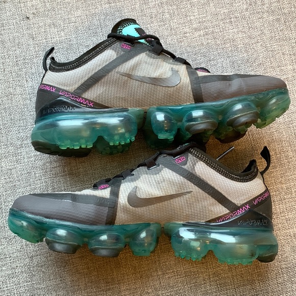 Nike Vapormax 2019 Youth size 6 - Picture 3 of 8